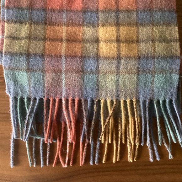 Balmoral Lambswool Scarf - Multicolor- Never Worn - Picture 4 of 4